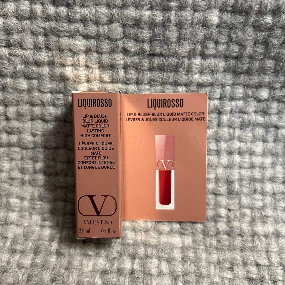 Valentino : Liquirosso Matte (109R Catch Me If You Can) Mini Lipstick - Picture 2 of 5